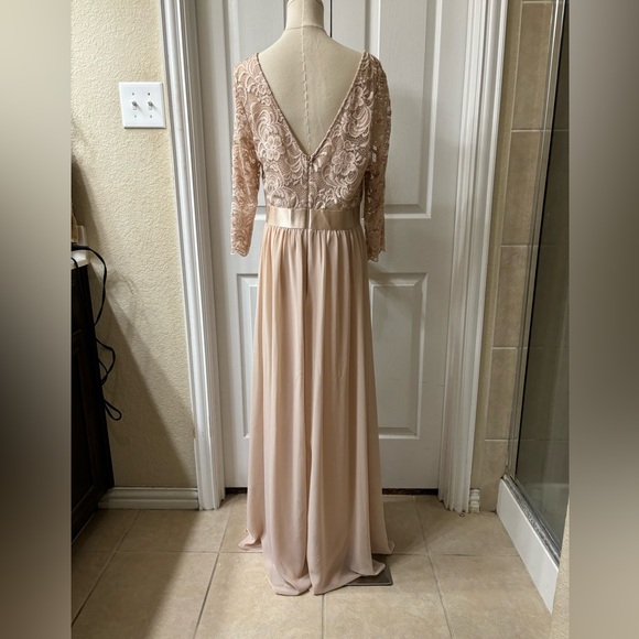 Ever Pretty Plus Size Lace Evening Dress with Half Sleeves - Picture 6 of 11